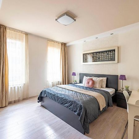 Exclusive Central Suite With Balcony By Prestige Homes Budapest Exterior foto